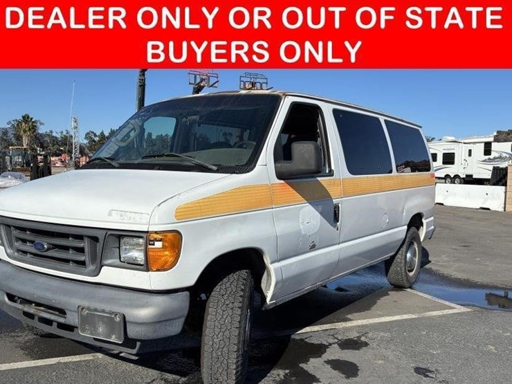 2006-ford-e350-image-1