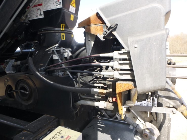 freightliner-coronado-122-image-38