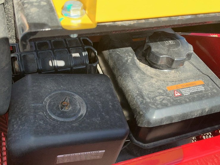 #1000-•-sda140t-mini-skid-steer-loader-with-bucket-&-fork-attachments-image-7