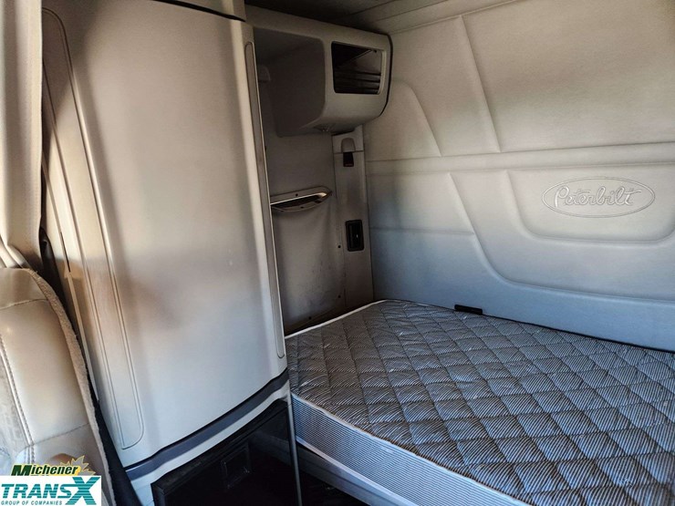 2020-peterbilt-579-image-37