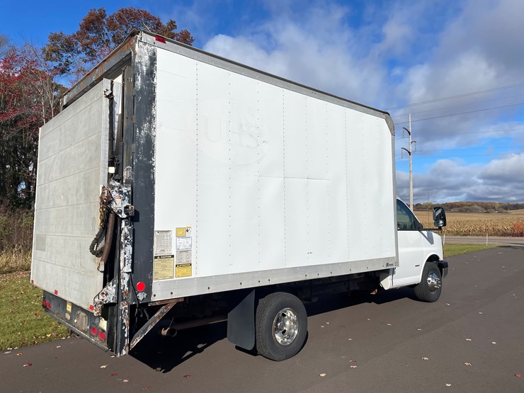 2007-chevrolet-g3500-image-41