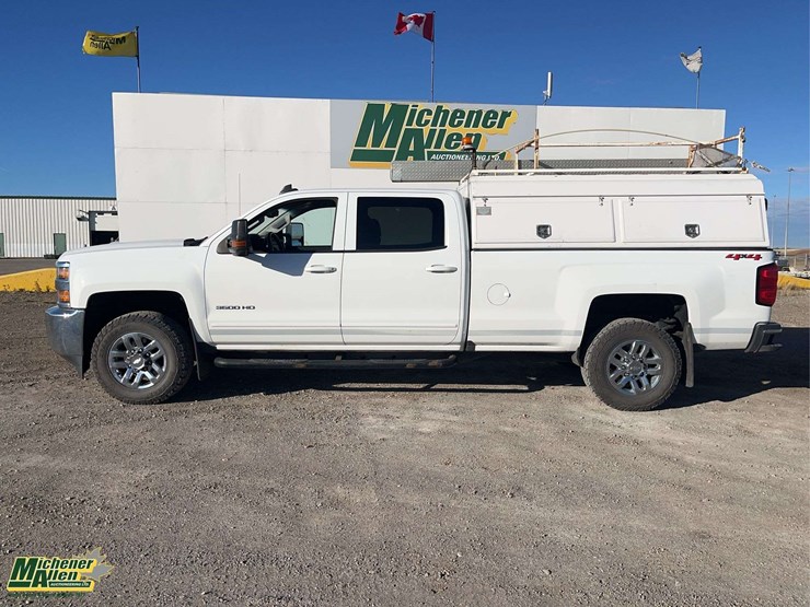 2018-chevrolet-silverado-3500hd-image-2