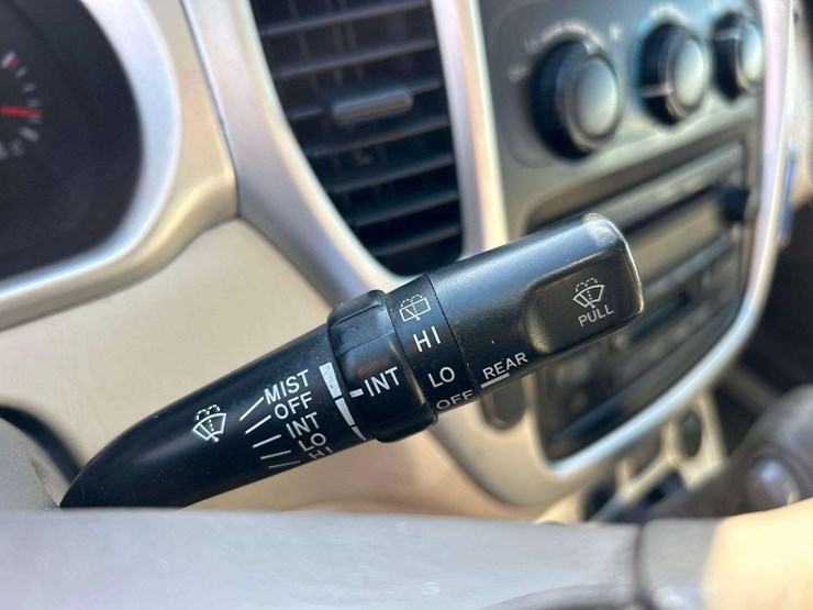 2005-toyota-highlander-image-13