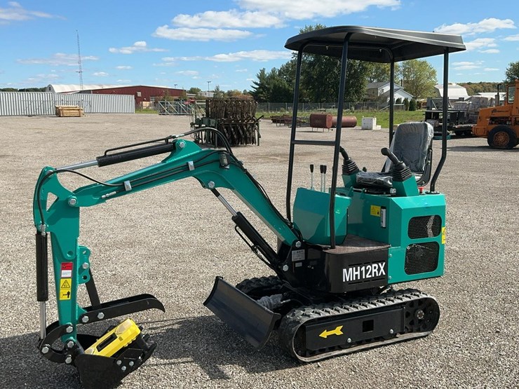 #1600-•-2025-agt-mh12rx-mini-excavator-image-11