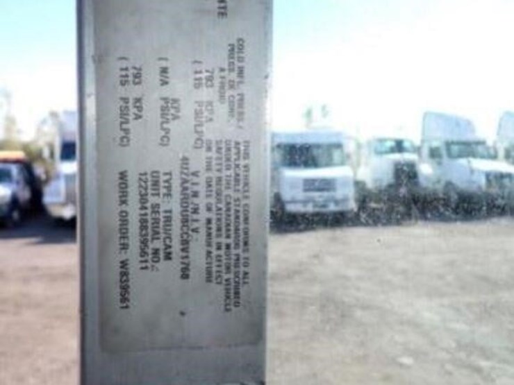 2012-freightliner-mt55-image-9