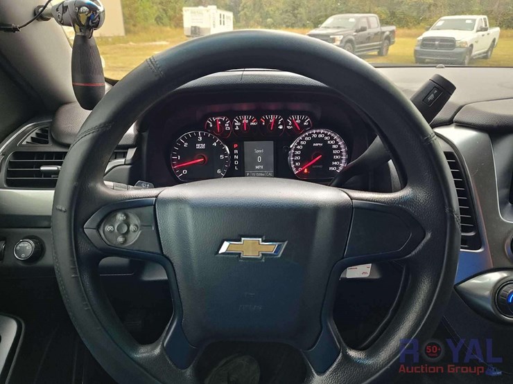 2017-chevrolet-tahoe-image-16