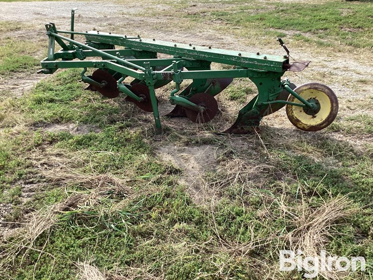 john-deere-3-pt-4-bottom-plow-image-1