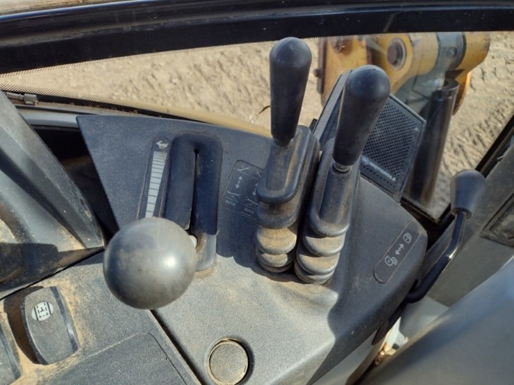 2008-caterpillar-420e-image-11