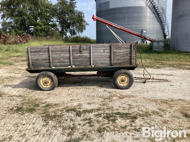 challenger-hoist-wagon-w/john-deere-running-gear-image-4