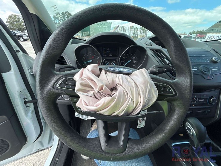 2019-ford-escape-image-13