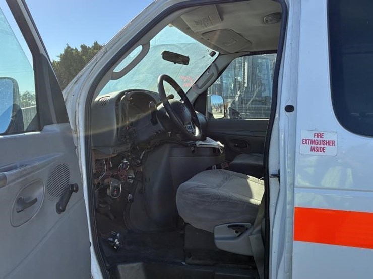 2008-ford-e350-image-13