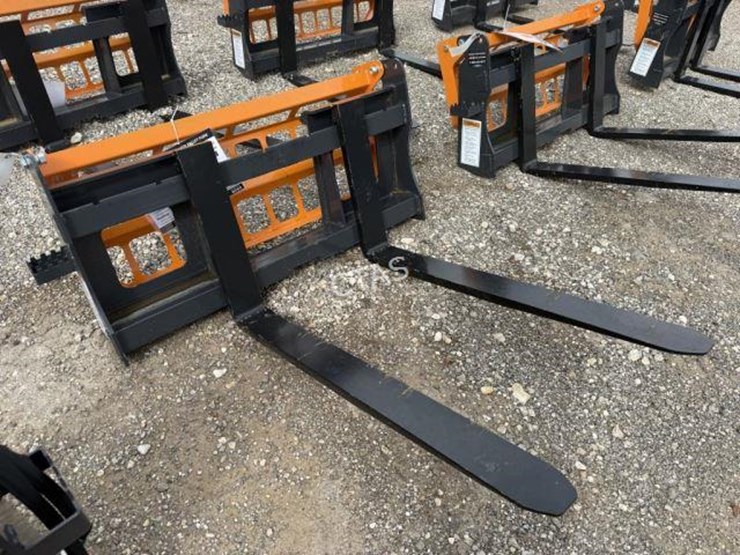 #120-•-land-honor-skid-steer-42"-pallet-forks-image-1