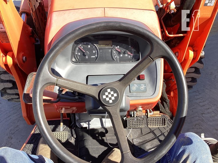 2007-kubota-m6040dt-image-16