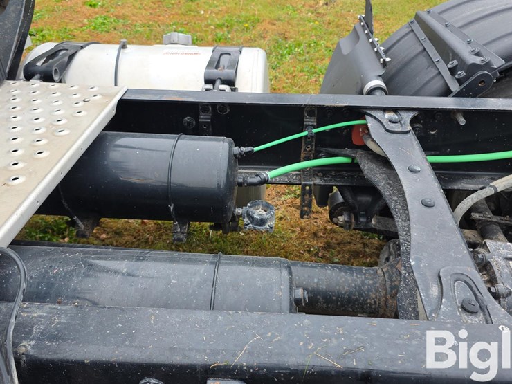 2016-freightliner-cascadia-125-image-17