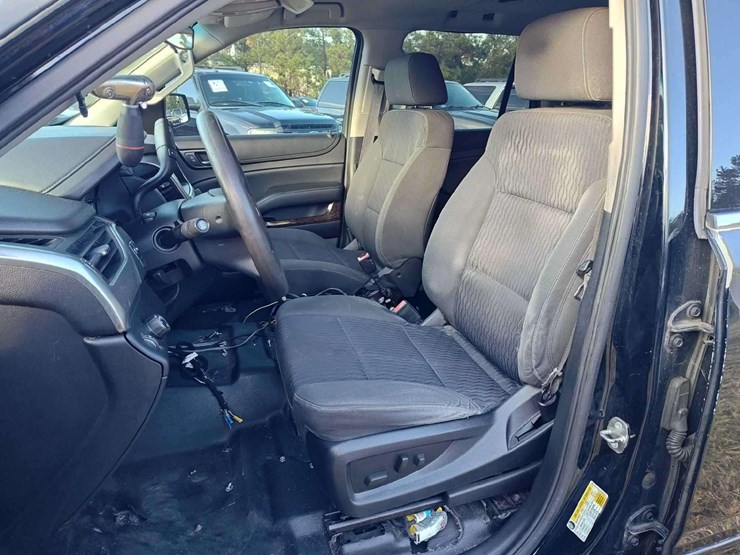 2015-chevrolet-tahoe-image-14