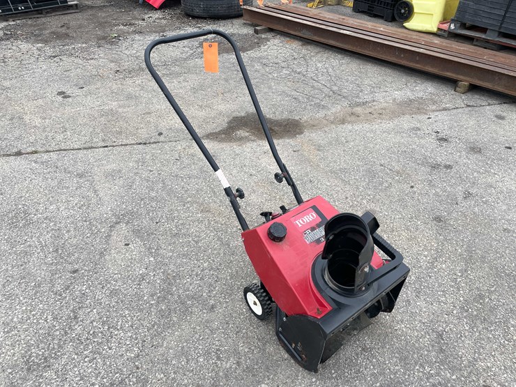 #14031-•-toro-ccr-snowblower-(o4)-image-3