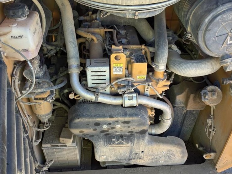 2020-caterpillar-246d3-image-12