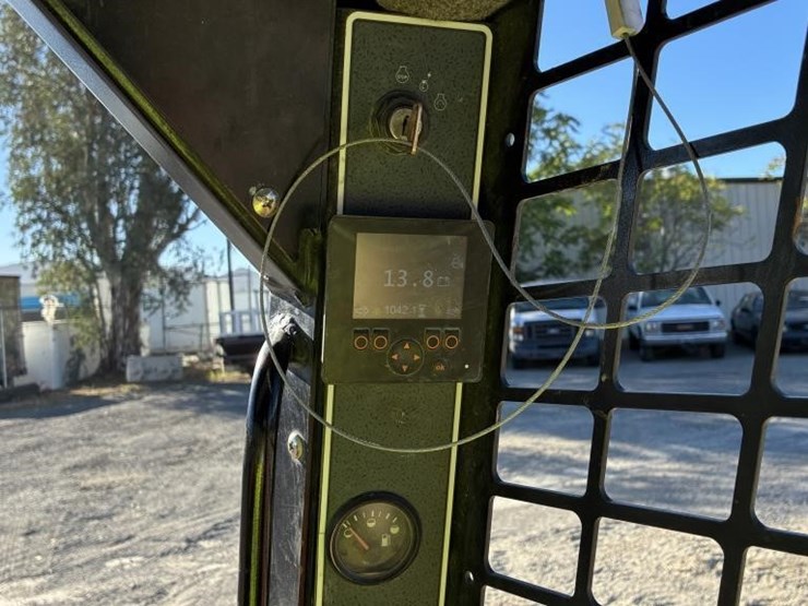 2021-gehl-rt105-image-14