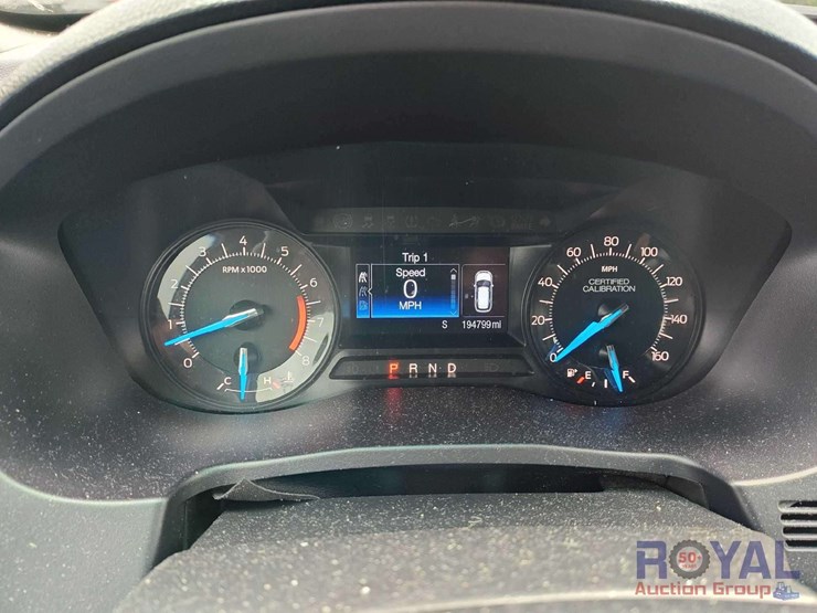 2016-ford-explorer-image-8