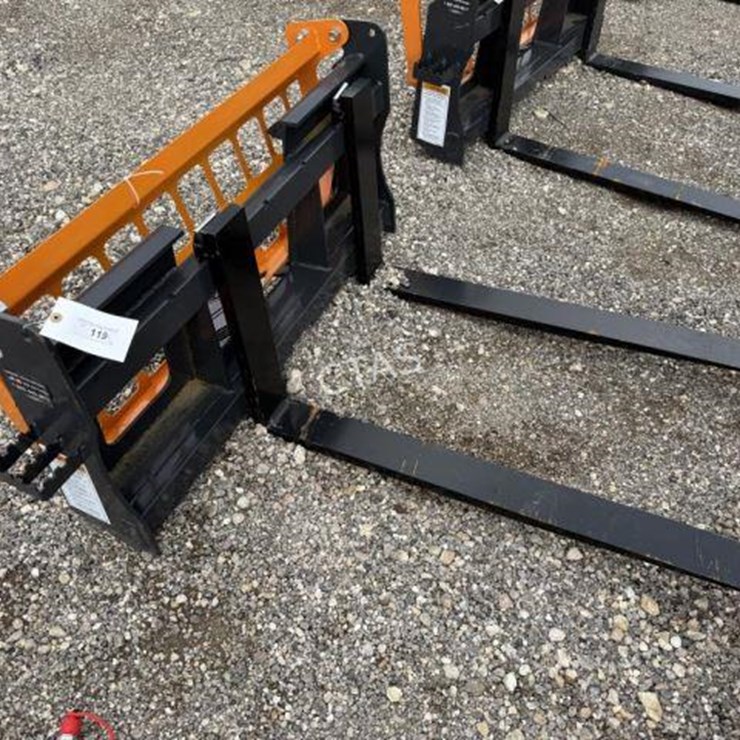 #119 • Land Honor Skid Steer 42" Pallet Forks