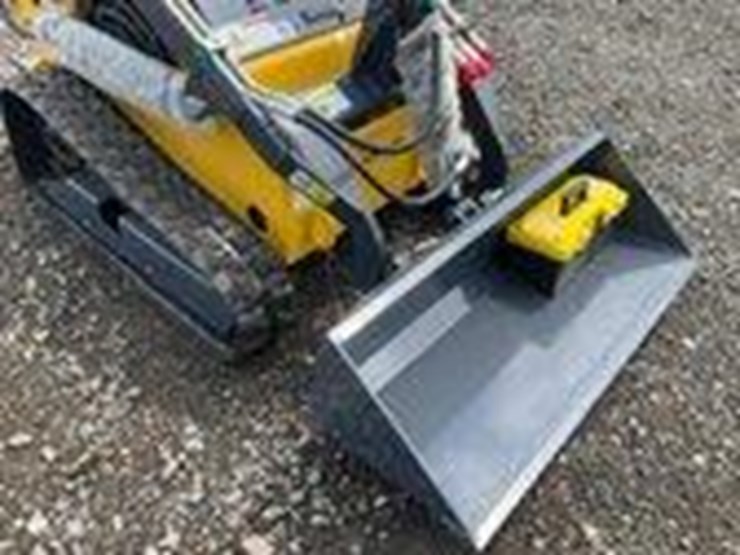 #1012-•-unused-landhero-mini-skid-steer-loader-image-8
