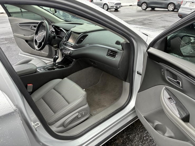 2019-chevrolet-impala-sedan-image-8