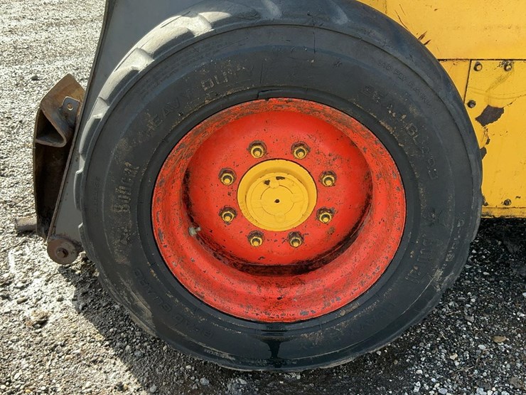 new-holland-ls190-image-12