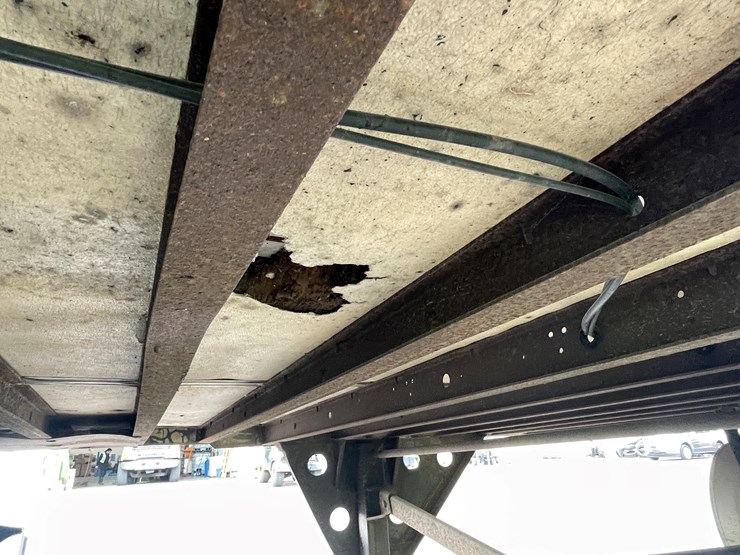 1996-utility-53'-image-20