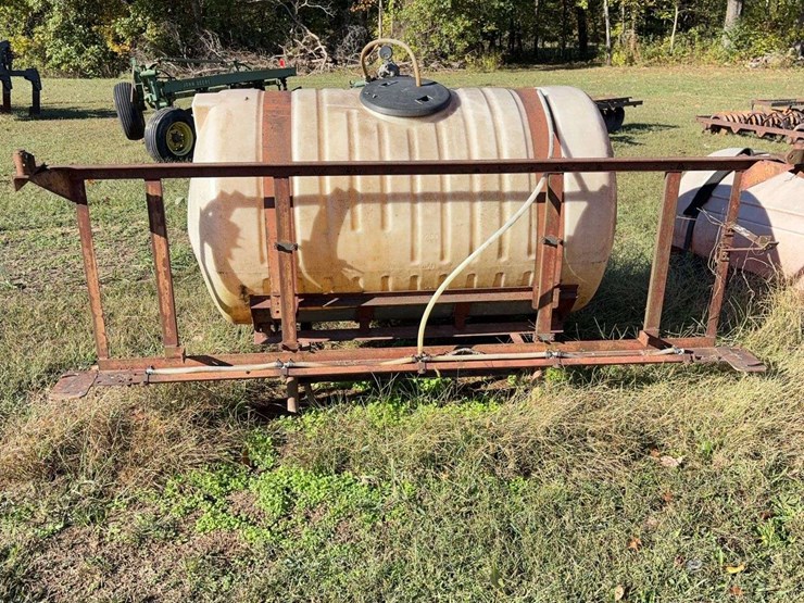 3pt-sprayer-tank-with-pump-and-extra-tank,-250-gallon-and-200-gallon-tank-image-7