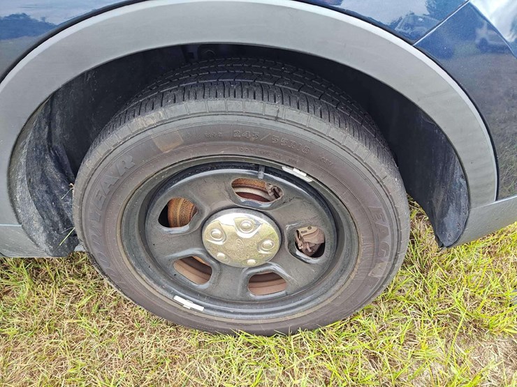 2016-ford-explorer-image-15