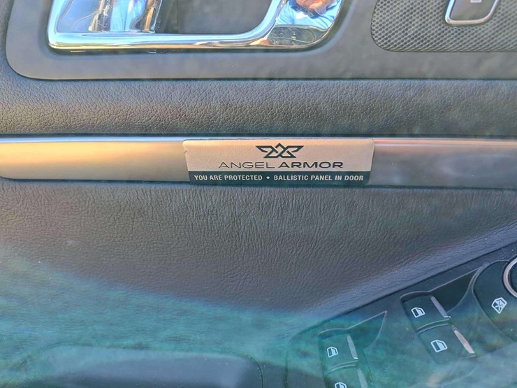 2016-ford-explorer-image-23