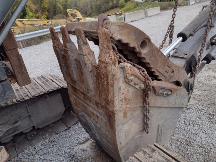 volvo-ec220e-lr-image-23