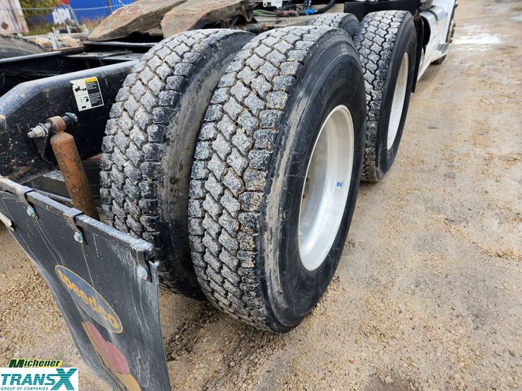 2018-peterbilt-579-image-19