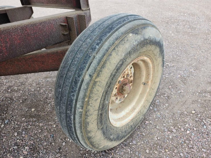 kory-farm-equipment-gravity-wagon-image-16