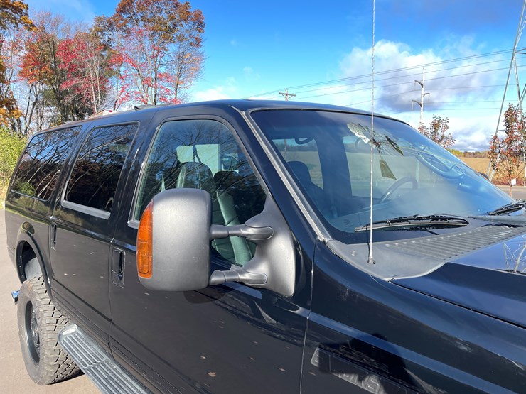 2004-ford-excursion-limited-image-45