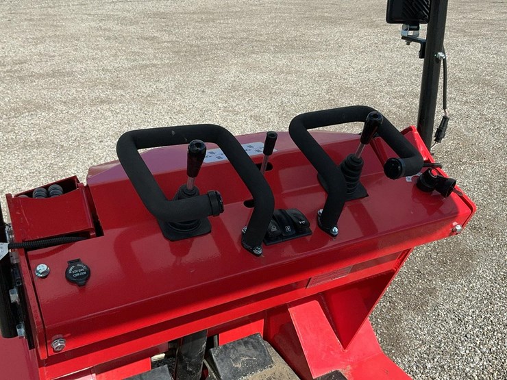 #1000-•-sda140t-mini-skid-steer-loader-with-bucket-&-fork-attachments-image-19