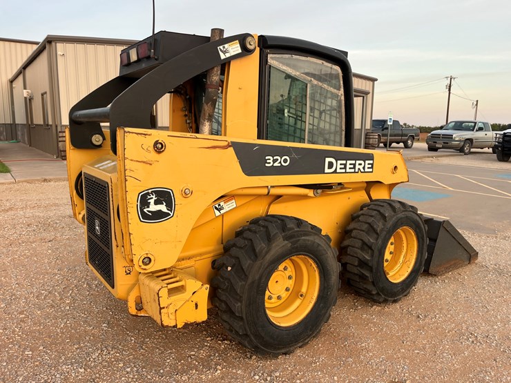 2006-john-deere-320-image-7