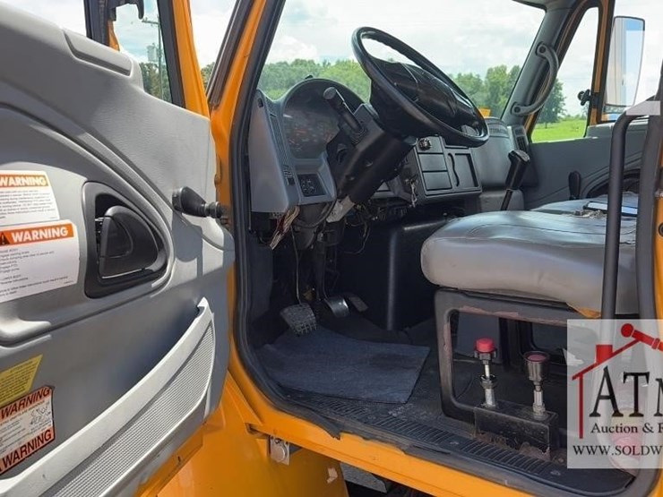 2004-international-durastar-4200-image-16