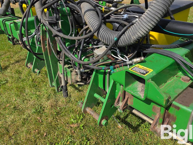 john-deere-7300-image-13