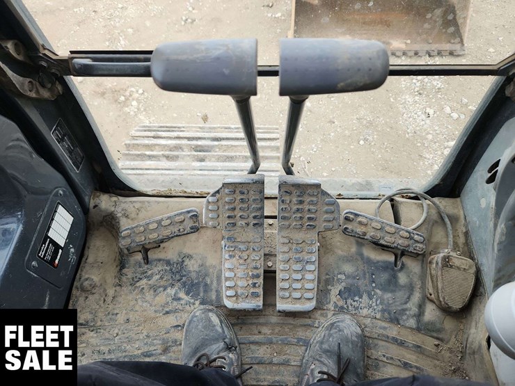 2013-john-deere-250g-excavator-image-18