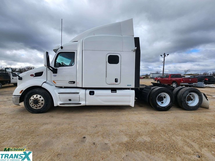 2019-peterbilt-579-image-2