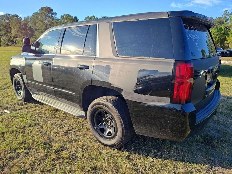 2015-chevrolet-tahoe-image-2