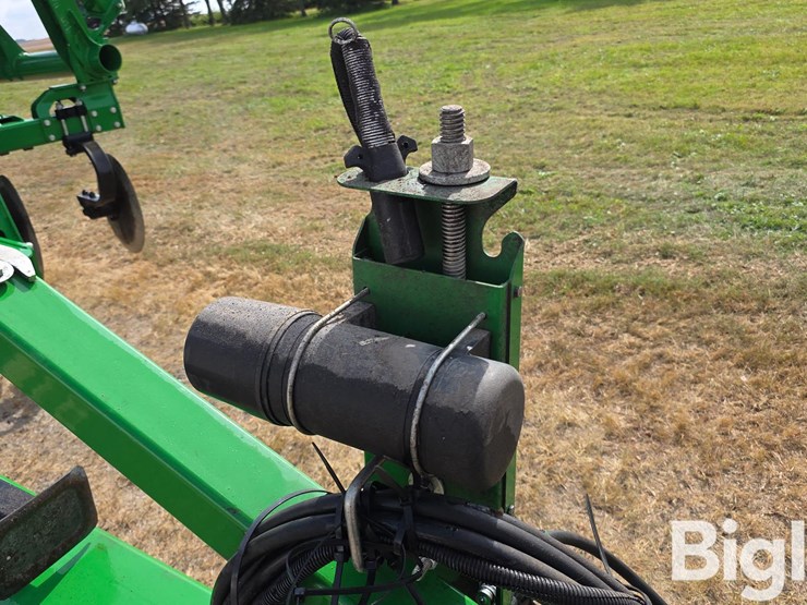 2018-john-deere-2730-image-11