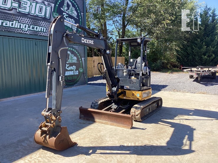 2020-deere-35g-image-8