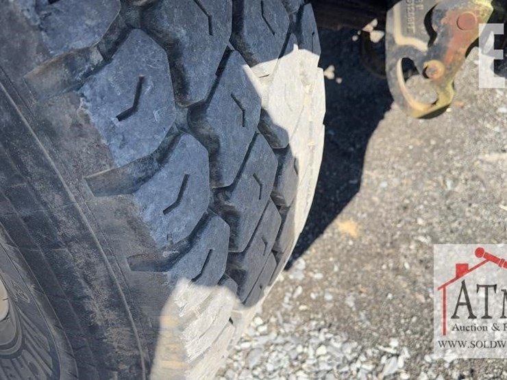 2004-mack-granite-cv713-image-12