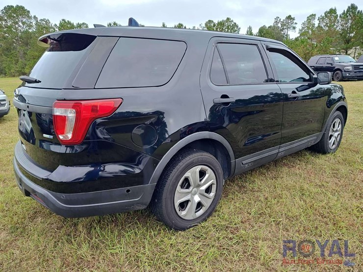 2018-ford-explorer-image-3