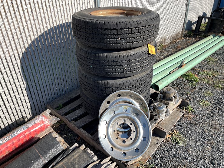 #5692-•-(4)-firestone-transforce-ht-tires-on-8-bolt-wheels-image-2