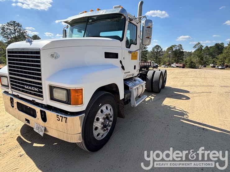2017-mack-chu613-image-1