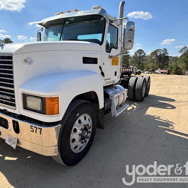 2017 Mack CHU613