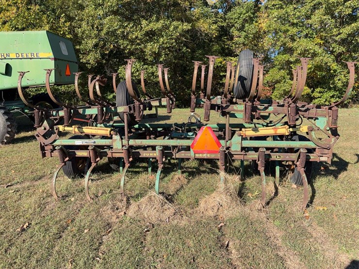 john-deere-1010-image-6